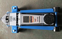 ZX0801D Домкрат подкатной гидравлический 3т.